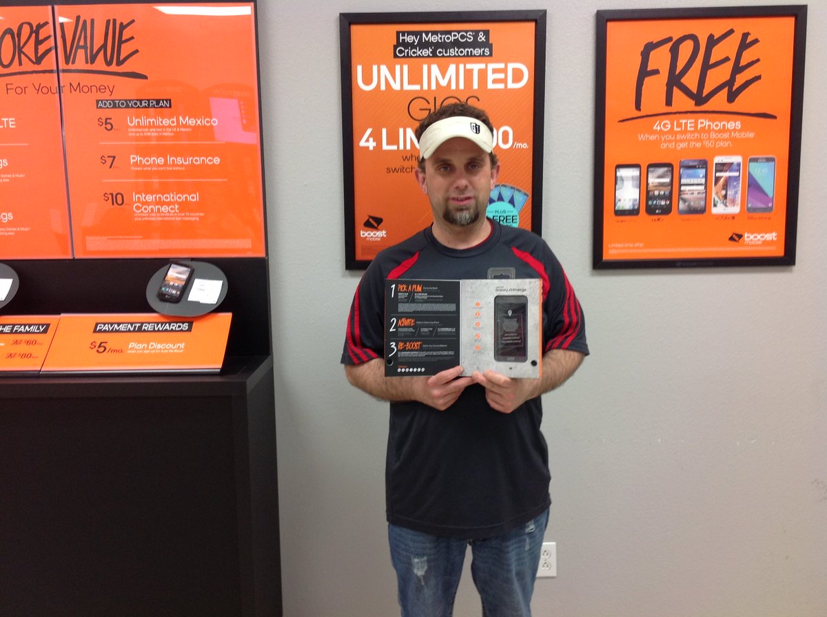 Easywireless23's tweet photo. So Happy To Have His Brand New Samsung Galaxy J3 Emerge!!! Great Dealz &amp; Planz At Boost #BestFamilyPlanzEver @piper_mcmahon #WhereYouAt https://t.co/Byk0qDbmgk