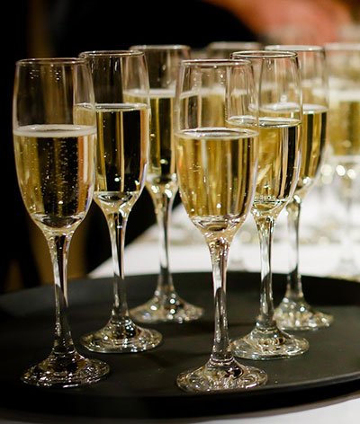 Don’t forget this evening it’s BUY ONE GET ONE HALF PRICE on all #champagne and sparkling #wine! #FridayFizz
