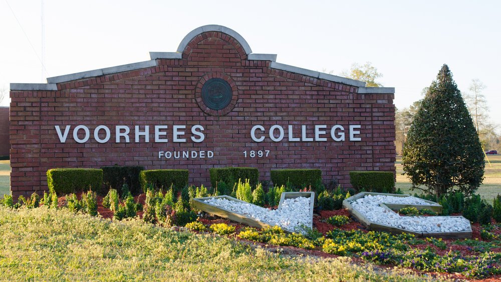 BMAfunders's tweet photo. .@UNCF @lillyendowment address "broken college-career pipeline" for African Americans https://t.co/2gnyh44ROp @InsidePhilanthr https://t.co/j7NkOwZGHr