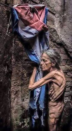 VIVAROTA's tweet photo. O que os #Castro fizeram com #Cuba os ladrões vagabundos #Lula e #Dilma fizeram também no #Brasil #HugoChavez também fez na #Venezuela https://t.co/0R2173FMFh