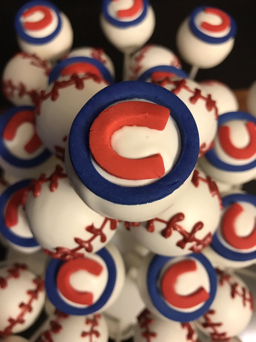 Cubs cake pops #cubs #baseball #guiltypleasurez