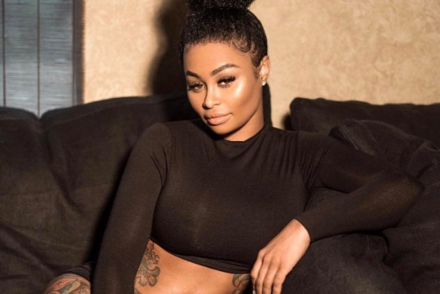 Power1051's tweet image. All that waist training and tea sipping worked wonders for @BlacChyna 😛  her post-baby body is certified 💯  bit.ly/2mJy6LN
