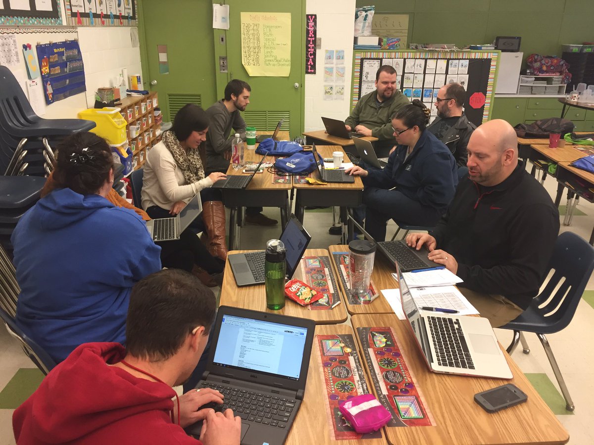 weaver_jen7's tweet photo. #edcampagcs @AGCharter creating our @DonorsChoose projects https://t.co/RquRmLpu8X
