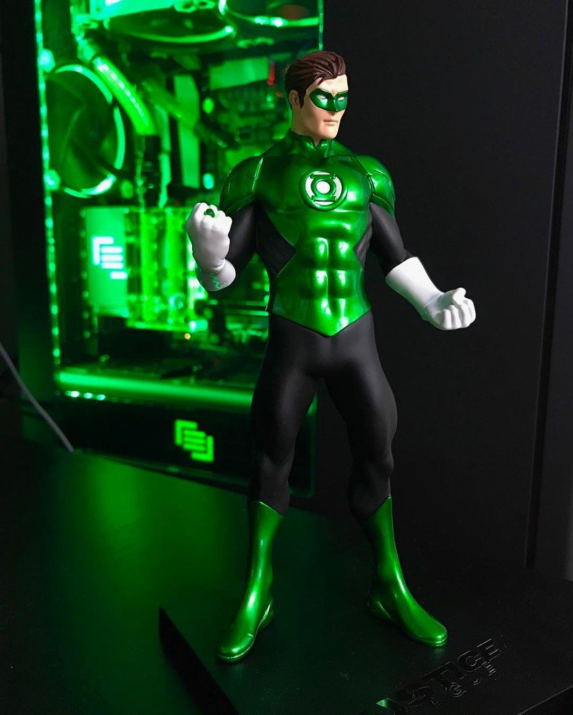UrAvgConsumer's tweet image. Soon... #greenlantern #setup ift.tt/2mPYHqJ