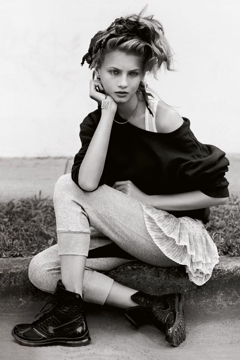 What is athleisure beauty anyway? vogue.uk/aVxxvY