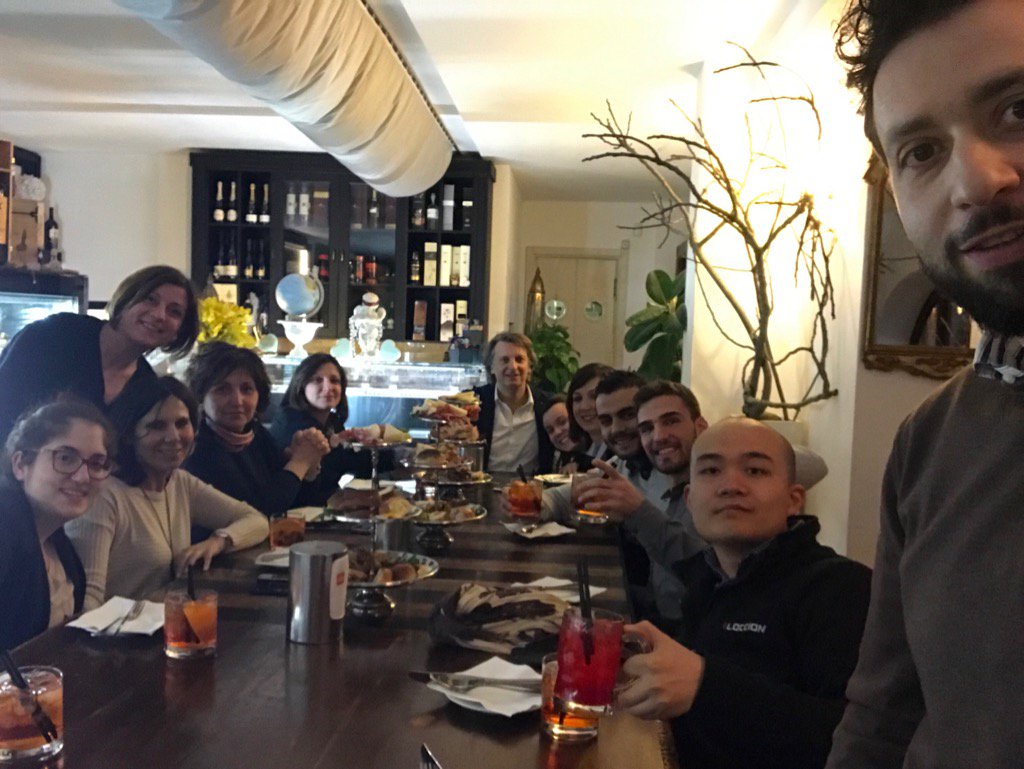 vairomat's tweet photo. La Community a Perugia continua... #APOTECAcommunity @DArpinoDarpino @ale_palombi @CaterVener @NicolaNigri https://t.co/JnLjN22wYX