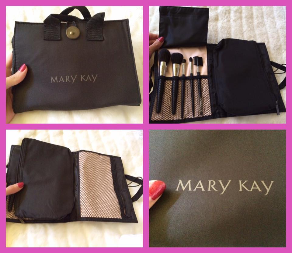 LinzMaryKayGlam's tweet photo. Want a simple brush kit that includes room for your makeup? Mary Kay's Brush Kit is the answer for that! Personal fav of mine :) @MaryKay https://t.co/T3sRq7pAp5