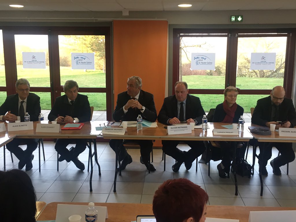 Sauvadet's tweet photo. Réunion de travail de #URDC avec le groupe #Avecvouspourlahautesaone : un renforcement des liens entre la région et les départements utile https://t.co/sipoCgFs1B