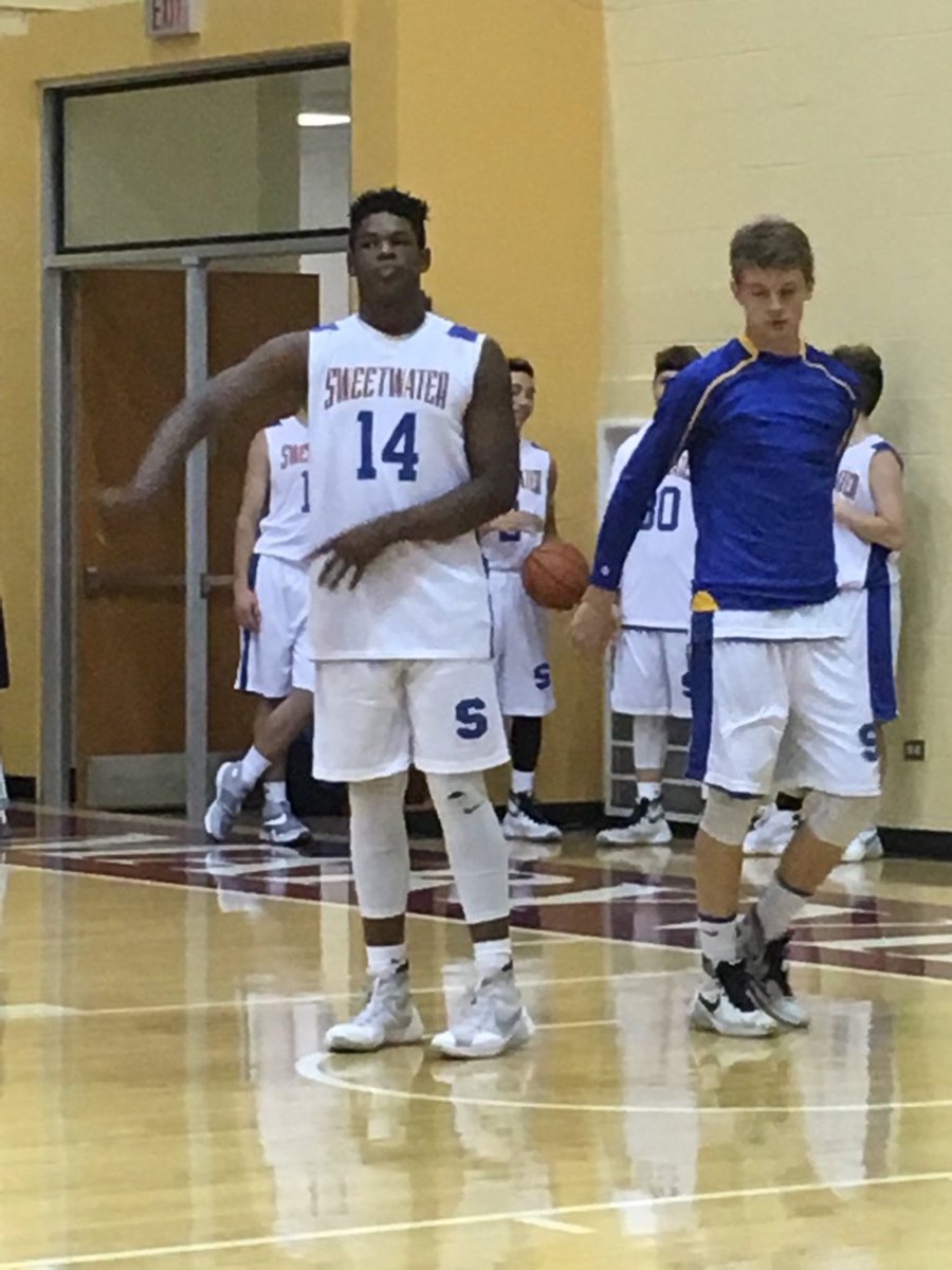 At 6'3 220 <a href="/MeechieOggs/">MËËČHĪĖ</a> Has Some Early Offers From Schools ✔️🏈💪🏿👀 <a href="/Bigwill46798139/">Bigwill</a> <a href="/recruitstatus/">Recruit Status</a> <a href="/h3sportsusa/">H3 Sports</a> 
hudl.com/video/3/631497…