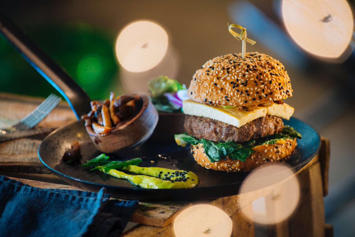 andresmadrigalg's tweet photo. Comienza una d las competiciones + gastronómicas d PTY con #burgerweek y aquí os dejo la d @NINAconcept https://t.co/QM953hE0Tu #sedcuriosos https://t.co/6KRmR9MUkZ