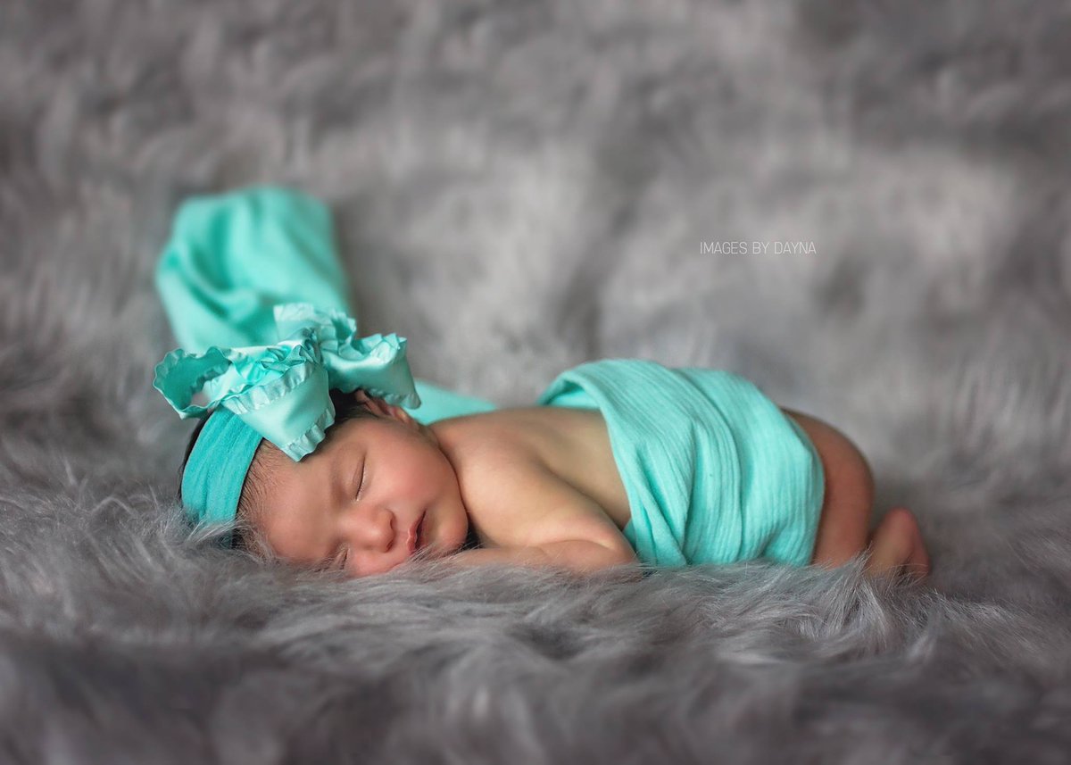 Images_by_Dayna's tweet photo. First #newborn in the new studio!  <3 <3 <3 https://t.co/QhMzUzwijj #photography #baby #precious #love https://t.co/hfyhUcXxSm