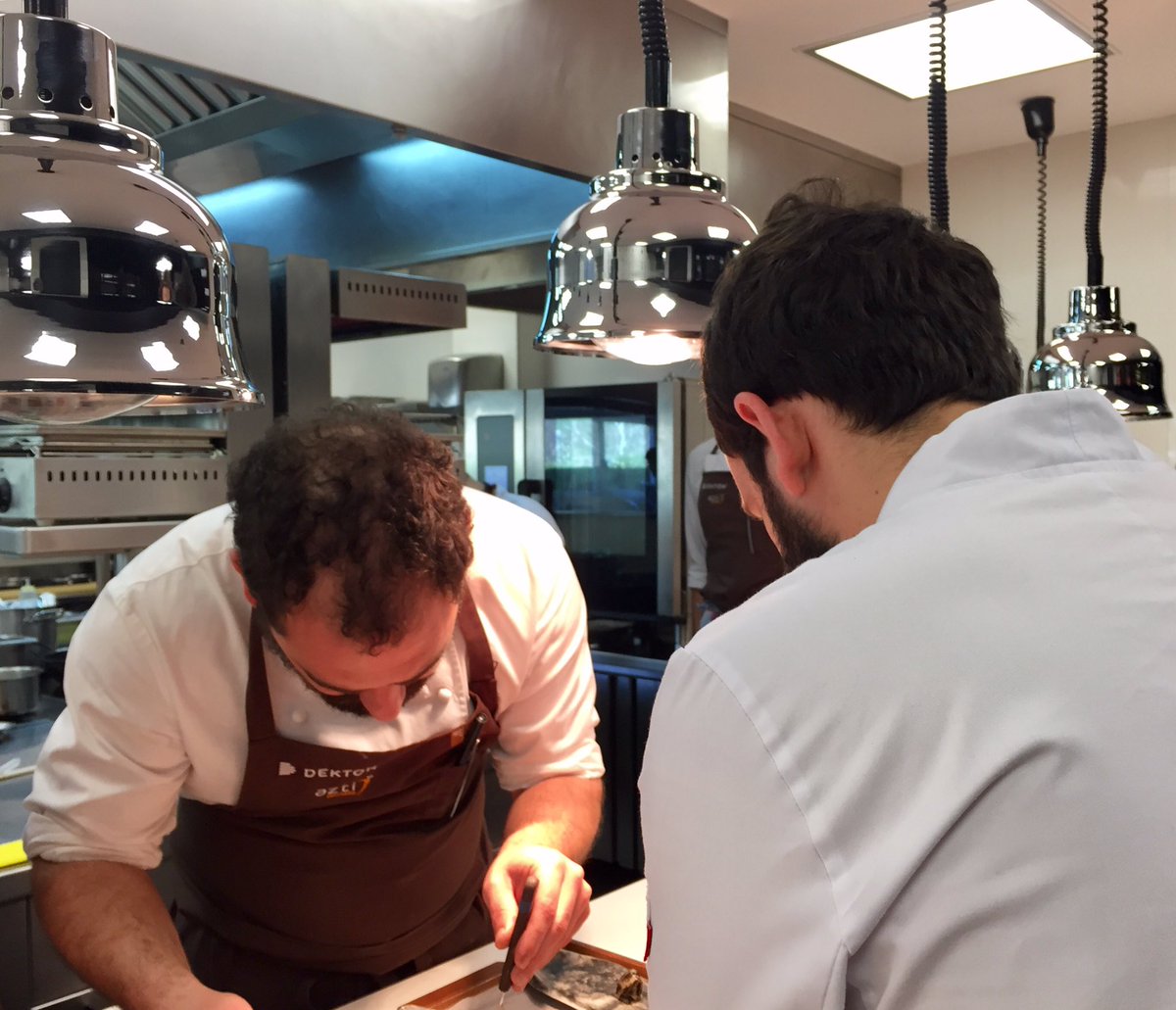 Mugaritz's tweet photo. "No todo lo que parece es, no todo lo que es parece"  
2a degustación del periodo de creatividad.
2nd degustation of our creativity period. https://t.co/730taGOXSb