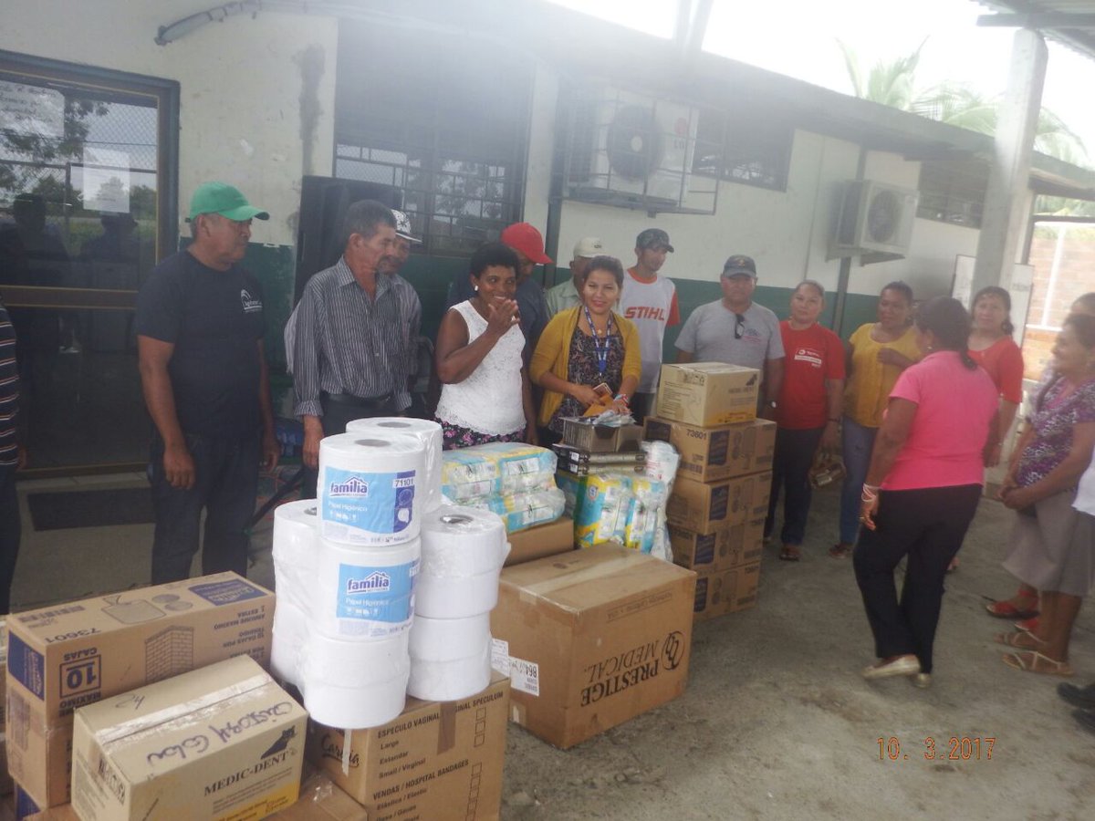 scalderon35's tweet photo. #SeguroCampesinoGuayas cumpliendo con la entrega de Fármacos, Insumos de enfermería e Instrumental médico 
 @YulletErazo @RMartinez_H https://t.co/2y8HnGhXkS