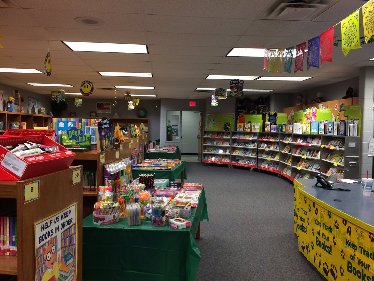 TinaMWeber24's tweet photo. The Book Fair has arrived at PRES! Open next week and  during P/T Conf. @USD449 😃📚 https://t.co/dN4y6wdAbD
