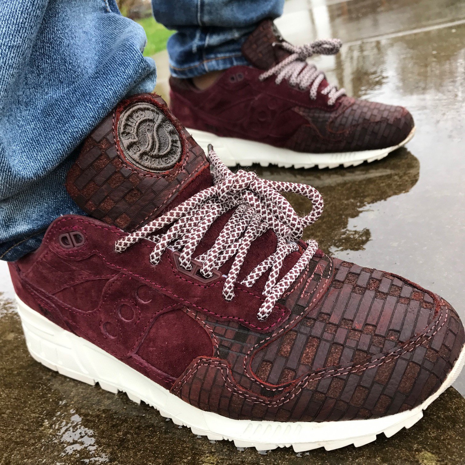 Heskicks on X