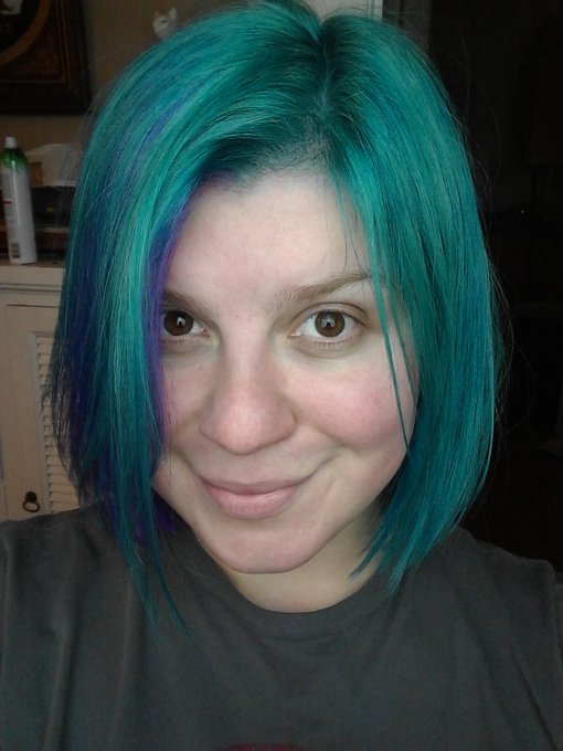 I look like a potato but here's the new hair. https://t.co/b2m7ypseIf<a href="/tag/tbt"class="tags"><span>#tbt</span></a>