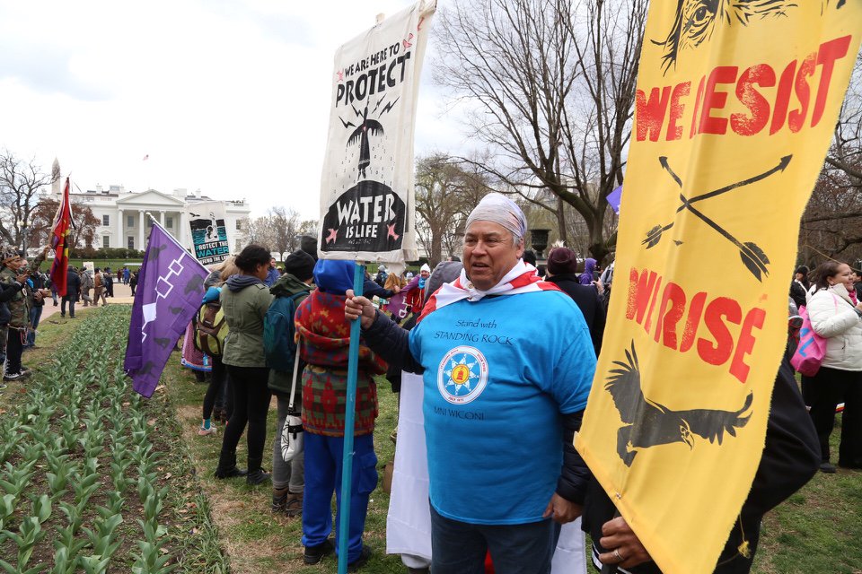 splinter_news's tweet image. Native Americans have gathered in Washington, DC for a #NativeNationsRise demonstration in support of #NoDAPL—and in protest of Trump: