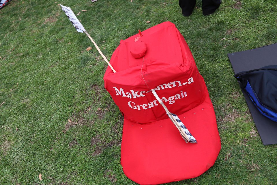 splinter_news's tweet image. Native Americans have gathered in Washington, DC for a #NativeNationsRise demonstration in support of #NoDAPL—and in protest of Trump: