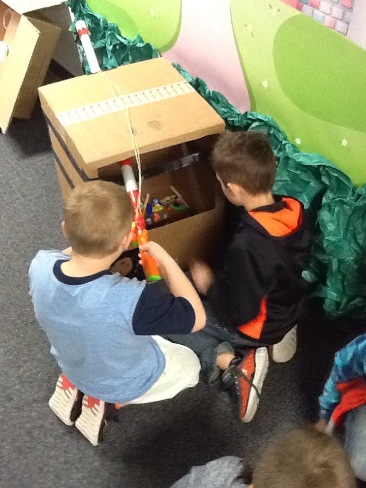 azle_mrsBisso's tweet photo. Finished up inventor week with a cardboard arcade! #libertyloveslearning #azlearns #cainesarcade https://t.co/mKFjSzSxrp