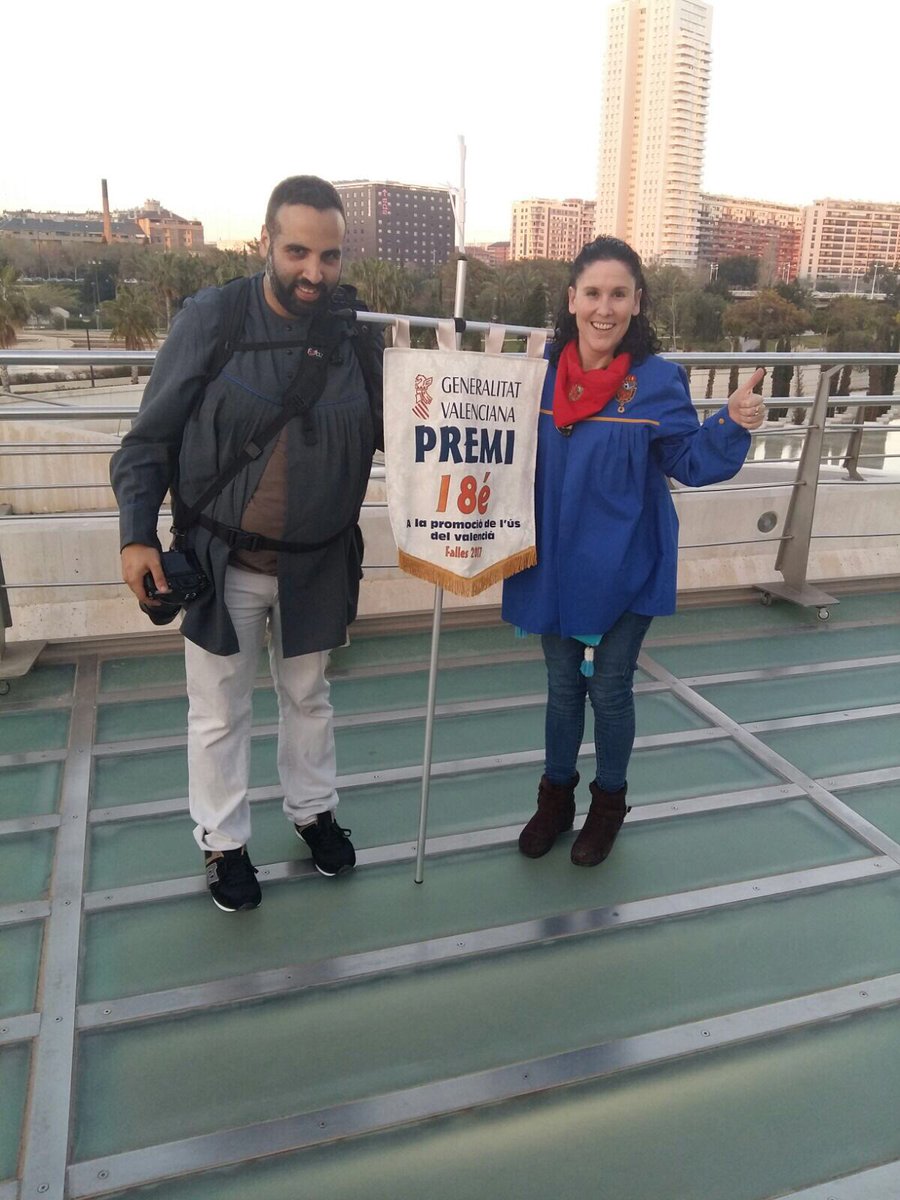 FallaCambro's tweet photo. Després al Palau Reina Sofia a arreplegar el 18é premí dels llibrets de la Generalitat #PremisLlibretsFallesGVA https://t.co/Nr3uHniJpo