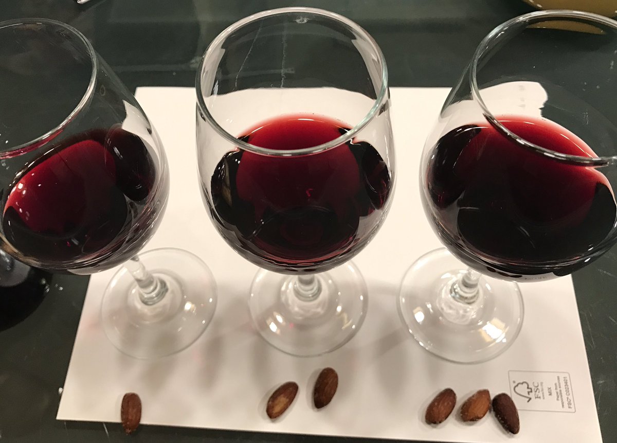jesusgherrera28's tweet photo. Los Hermosos Matices del Arte Liquido #LafiteRothschild #HautBrions #Petrvs #Merlot #CabernetSauvignon #Sommeliers series 🍷😍😍😍🍷 https://t.co/d9A1EMNton