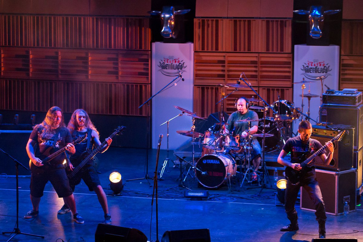 TonyVenturaFoto's tweet photo. #TeatroMetalico en @Metalcry @finntrollmusic @Devilleband @thezeronaut @PHALMUTER @SalanProduccion @santaluciagc https://t.co/H76Y2syips https://t.co/mWNKuFVaUS