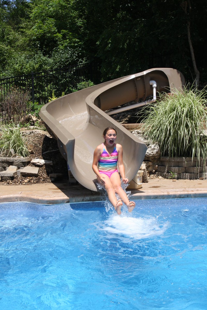 ParadiseSlides's tweet image. #FridayFeeling #waterslides #contractor