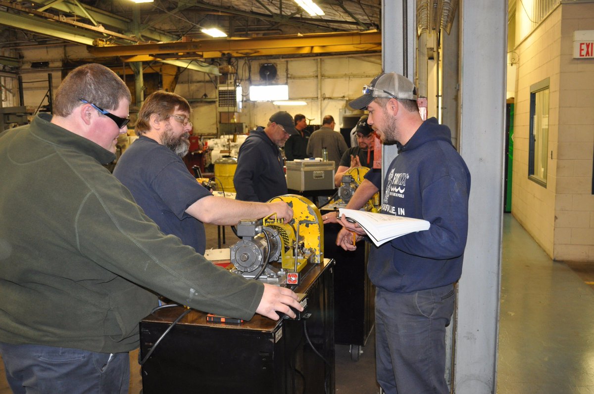 EEMSCO's tweet photo. Fantastic week of training @EEMSCO put on by @ReliabilityS. Great mix of Classroom and Hands-On training. #precisionmaintenance #Alignment https://t.co/N6TVpjlehZ