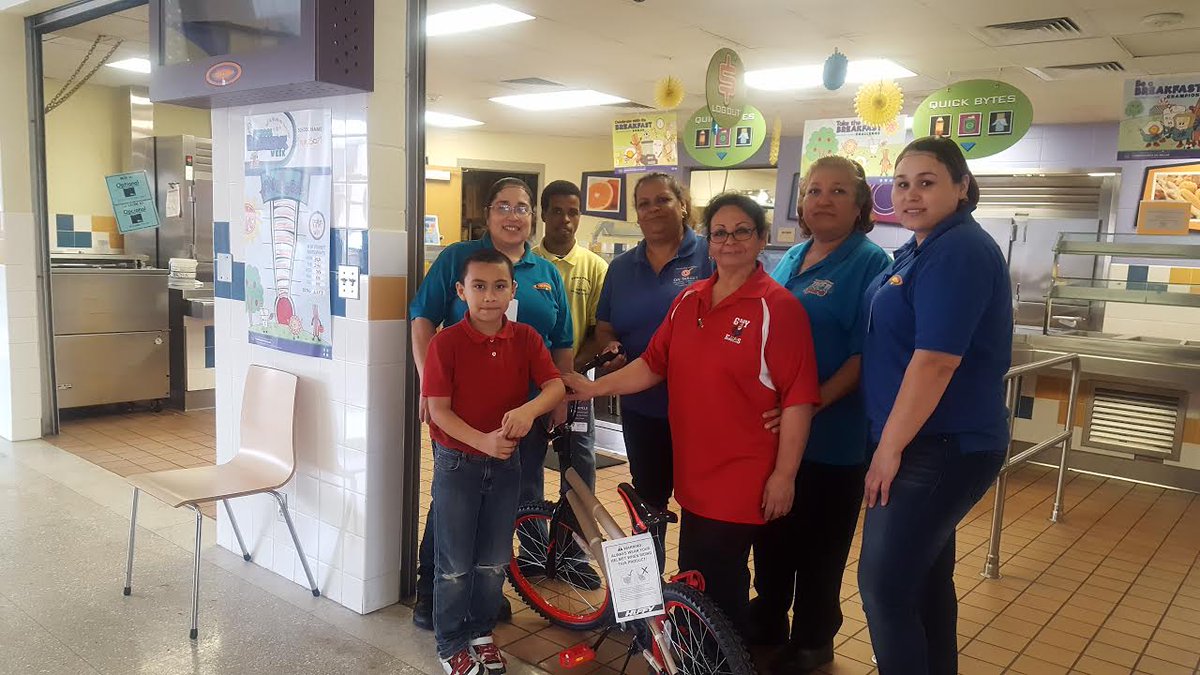 aldinecafe's tweet photo. #Thompsonelementary student wins bike from #aldinechildnutrition for participating in #schoolbreakfastchallenge! Congratulation!! https://t.co/FNR3O9DPky