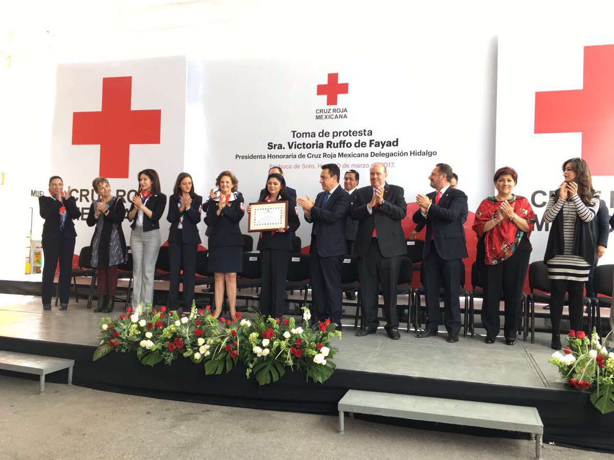 omarfayad's tweet image. Felicito a mi esposa @victoriaruffo31 por la responsabilidad que asume hoy como Presidenta Honoraria de la @cruzrojadelhgo. ¡Enhorabuena!
