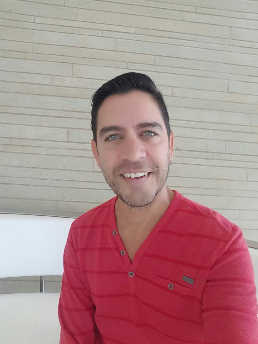 manuelernestopr's tweet photo. Ya llegó mi certificado de los #Emmy2016. Feliz y orgulloso por un trabajo de excelencia mientras dirigí Departamento de Noticias de #wipr. https://t.co/m22VkLorQS