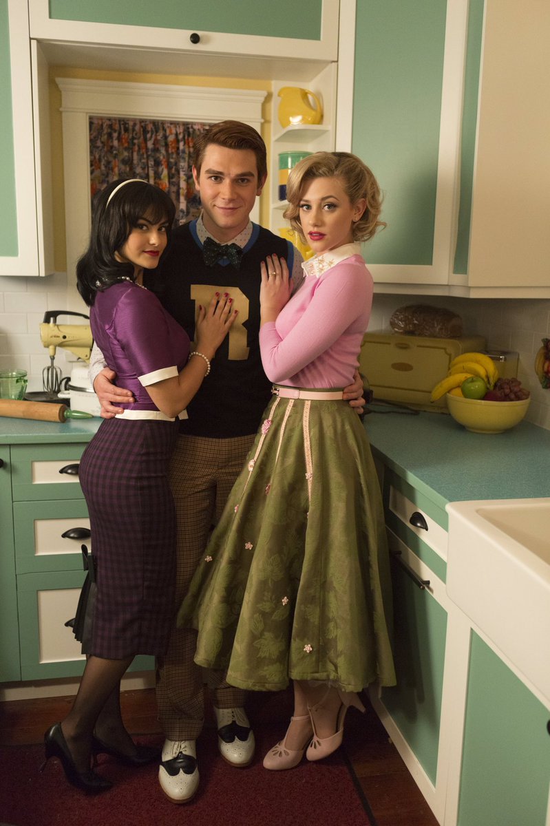 RiverdaleTV's tweet photo. #FlashbackFriday #Riverdale https://t.co/HZGjqBpVCV