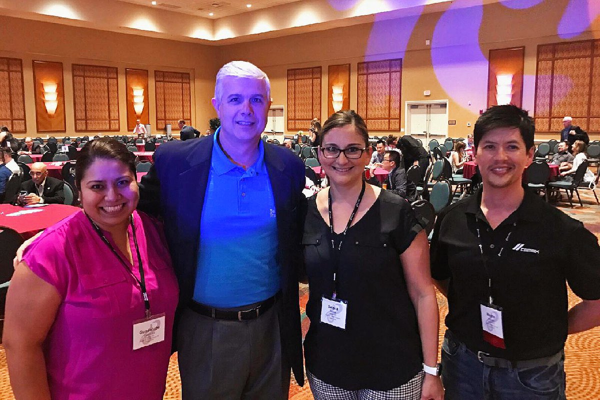 CXperienceUSA's tweet photo. @CEMEX_USA #OutboundCampaigns team is striving for Vision Driven Success at the #SandlerSummit @Dave_Mattson @SandlerTraining https://t.co/YM1NBwXDHx
