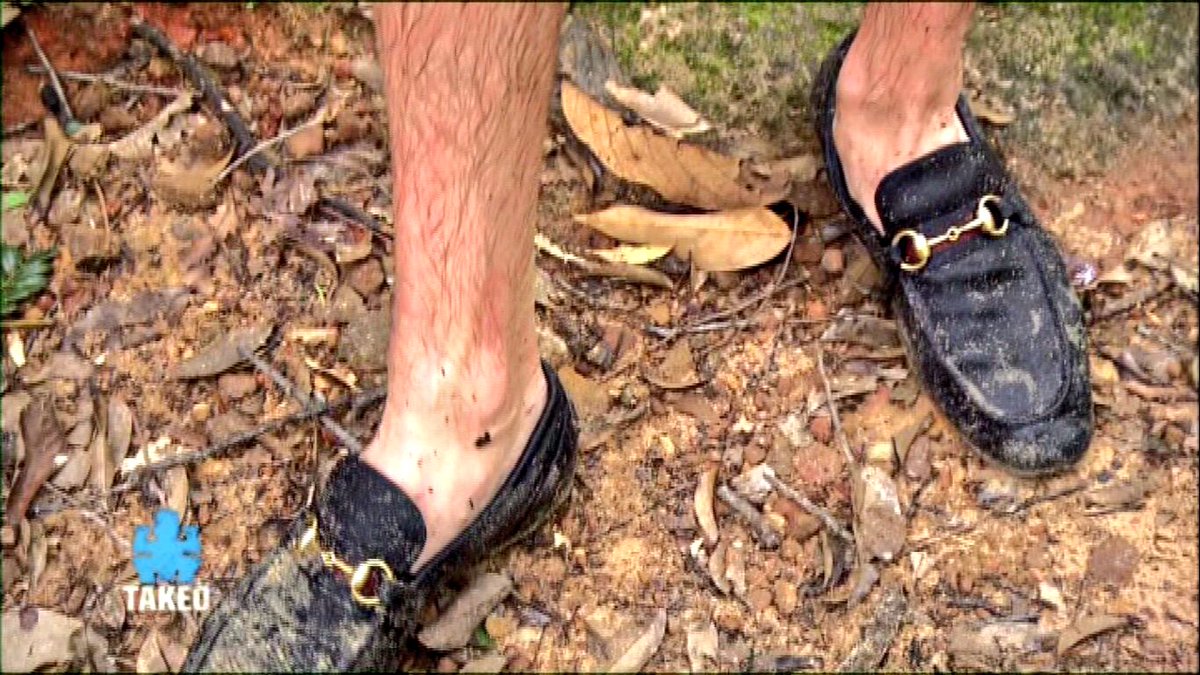 Je ne sais pas ce qui m'a le plus surpris entre la nouvelle équipe bleue et les mocassins de @dylankohlanta 😅#KohLanta