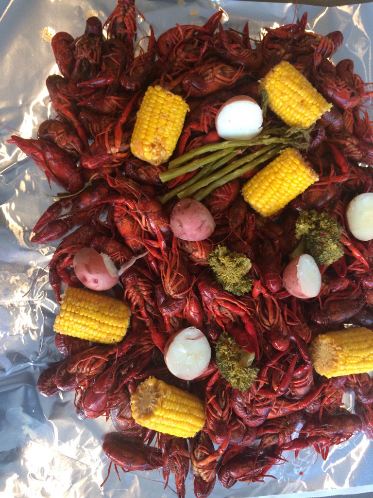 dharvey2444's tweet image. They're back, Friday and Saturday. Off the Bone Barbeque 1734 S. Lamar.