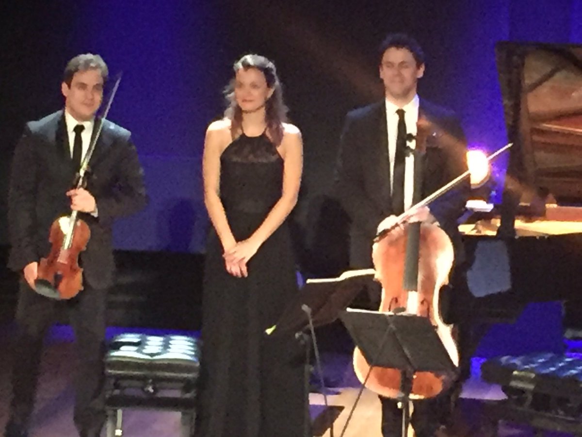 brunorozga's tweet photo. Wouah à #auditorium du louvre quelle élégance dans ce concert #beethoven et le méconnu de #chausson (belle découverte) par le 😀@TrioDali 👍👏 https://t.co/jlq9uDpn4r