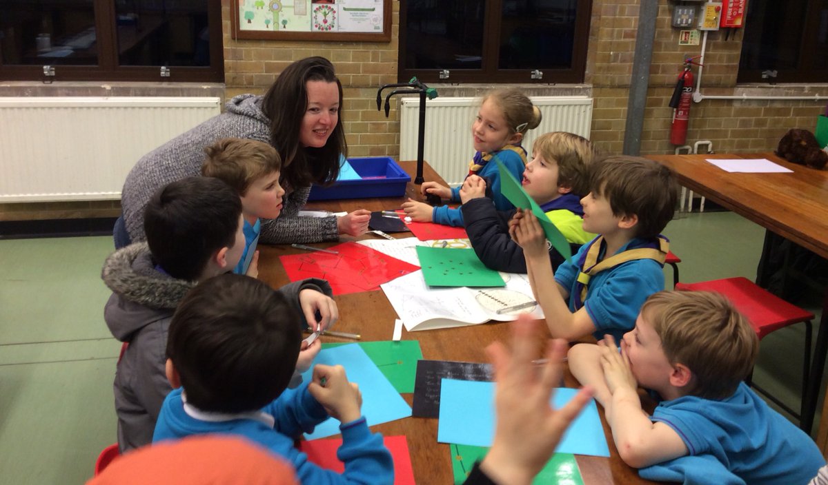 RHSchoolScience's tweet image. We loved helping a local @UKScouting Beaver group gain their #SpaceActivity badge tonight #telescopetaster