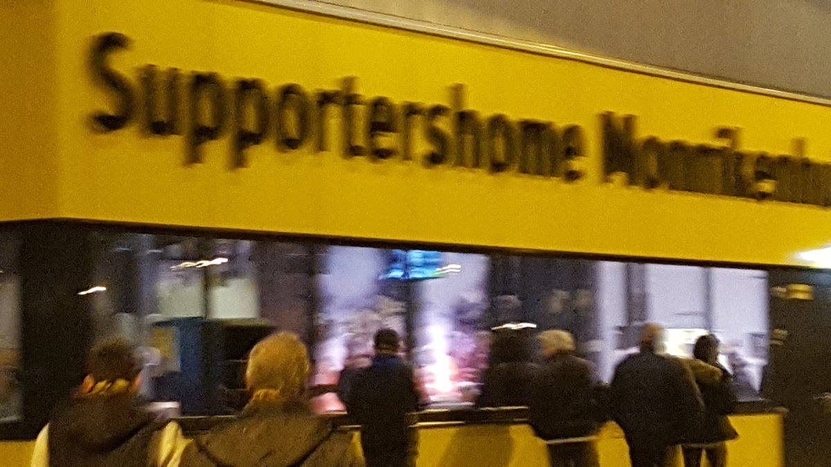 Party🎉 well done #vitspa <a href="/MijnVitesse/">Vitesse</a> 5-0 dochter heeft genoten😉