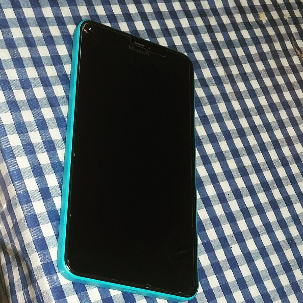 bellucsi's tweet photo. Se vende  celular  Microsoft 640 con 5 meses de uso exelente estado mandar al privado o al 2281596513 https://t.co/Q6Ki2e6BPD