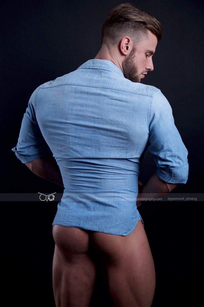 WomensEyeCandy1's tweet photo. Here's a little cheeky shot of sexy hunk #AlexDoane only 21! Cougars sharpen your claws! π» would you like to squeeze or bite #DatAss ππβ€οΈπ https://t.co/z8EEnTx4a3