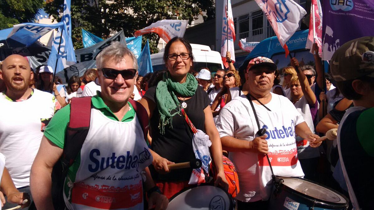 celestequilmes's tweet photo. 19% en tres tramos hasta enero!!!!
Somos DOCENTES
Y peleamos por nuestros derechos!!!! https://t.co/ozXfBOuX5B
