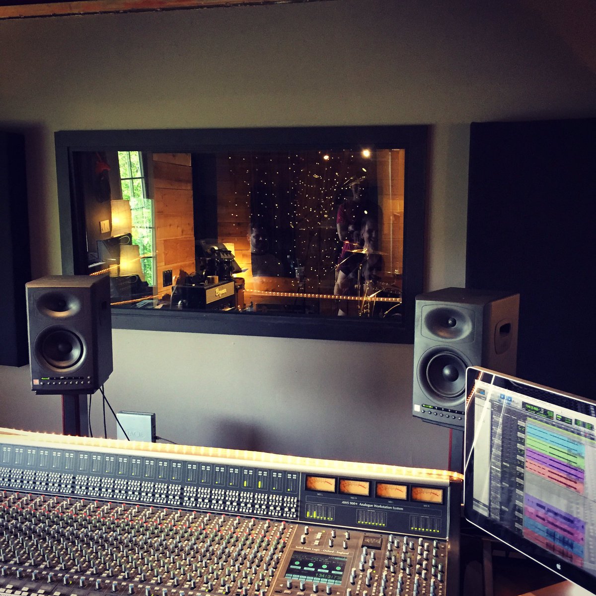 evaride's tweet photo. Celebrating @seanmurraymusic birthday in the studio at @TreeHausRec https://t.co/68nviELLKy