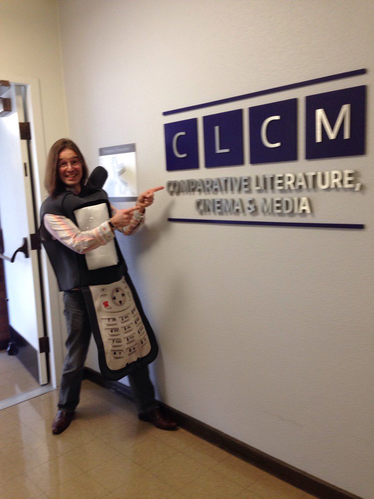PhoneCultures's tweet photo. For your enjoyment #cpmeta #dumbphone #googy #CLCM https://t.co/xKnfQAYHcw