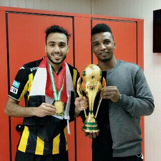 #الاتحاد_النصر  وفاة رئيس ديون متراكمة خصم نقاط إمكانيات مالية محدودة ومع ذلك  ويخرج ببطوله عليكم ان تفخروا به إلى الابد💪🏼💛