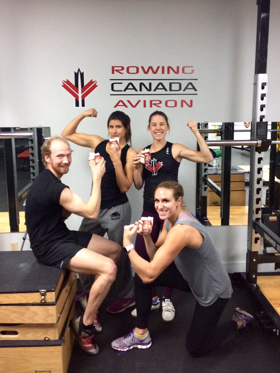 jillmoffatt_'s tweet photo. @rowingcanada athletes enjoying our post workout chocolate milk thanks to @GayLeaFoodsCoop 💪🇨🇦 https://t.co/TQcMN0rYrp