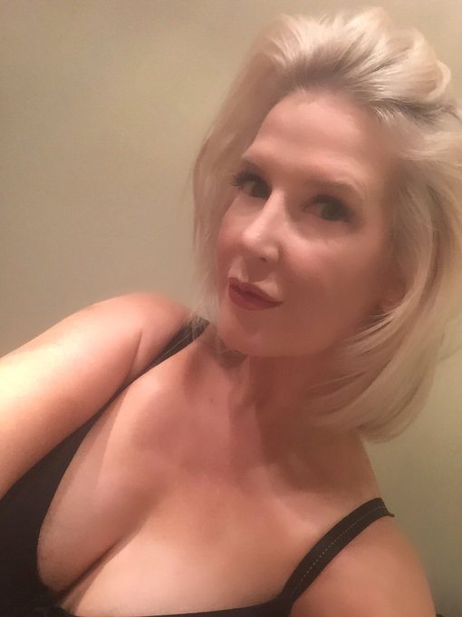 On @S66Cougars tonight with the gorgeous @LucyGresty #fantasticfriday #callme #obey #domination https://t<a class="tags" target="_blank" title="On Twitter" href="/?out=eyJ0eXAiOiJKV1QiLCJhbGciOiJIUzUxMiJ9.eyJpYXQiOjE3MjEzMzcwNzAsImlzcyI6InR3cG9ybnN0YXJzLmNvbSIsIm5iZiI6MTcyMTMzNzA3MCwiZXhwIjoxNzUyODczMDcwLCJyZWRpcmVjdF91cmwiOiJodHRwczovL3R3aXR0ZXIuY29tL1M2NkNvdWdhcnMifQ.pEa-0YKyKP6QGj7yeshc2_0cKOrju5tzXlLdM_9jgMWxknRnWwHA3d_xlHc1Fe7rV4AP3Ef5EOl2JNwotxE3yQ">@S66Cougars</a><a class="tags" href="/tag/lucygresty">@lucygresty</a><a href="/tag/callme"class="tags"><span>#callme</span></a><a href="/tag/obey"class="tags"><span>#obey</span></a><a href="/tag/domination"class="tags"><span>#domination</span></a><a href="/tag/fantasticfriday"class="tags"><span>#fantasticfriday</span></a>