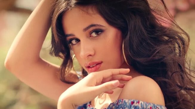 popdocepop's tweet photo. Já viu #HeyMaMusicVideo com Pitbull, Camila Cabello e J Balvin? Vem assistir o clipe e ler o review: https://t.co/TgLhVWdVzK https://t.co/VoPaljL86q