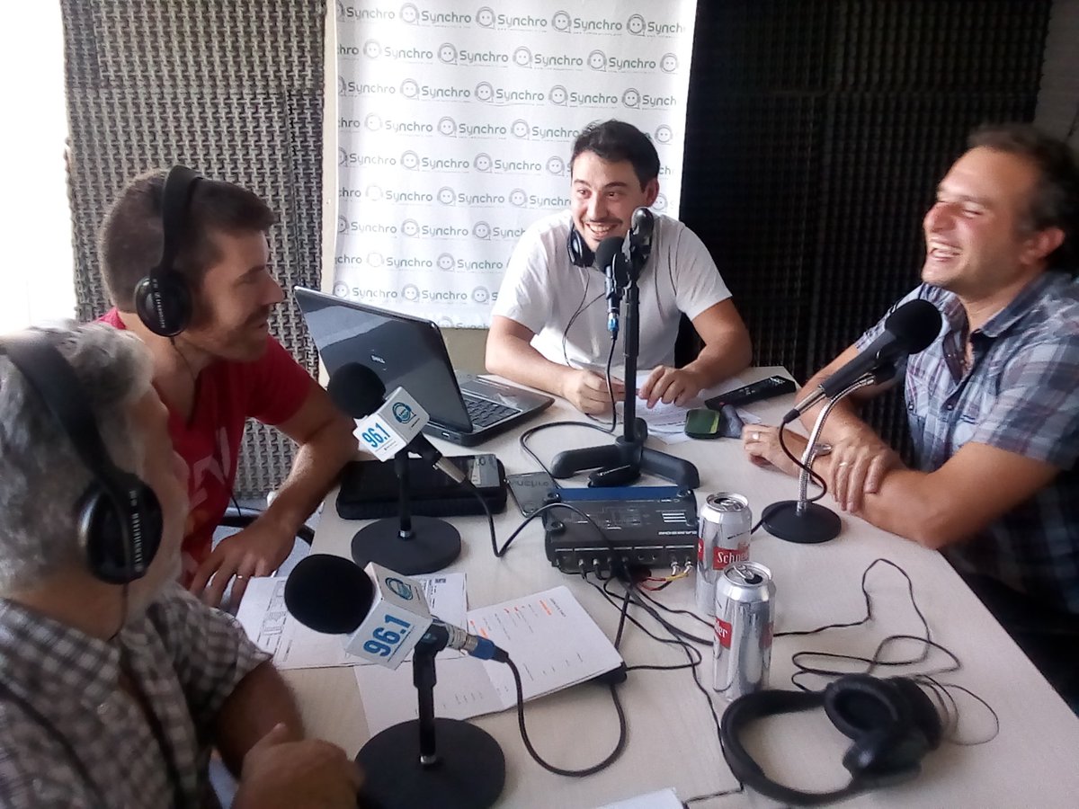 quehacesahi's tweet photo. Postal del vivo en @quehacesahi con @PabloRoselli @DarioFredes #DanielGarabal #ToroSalvaje @fercardoso_73 @radiosynchroOK https://t.co/JIXIGzPxLa