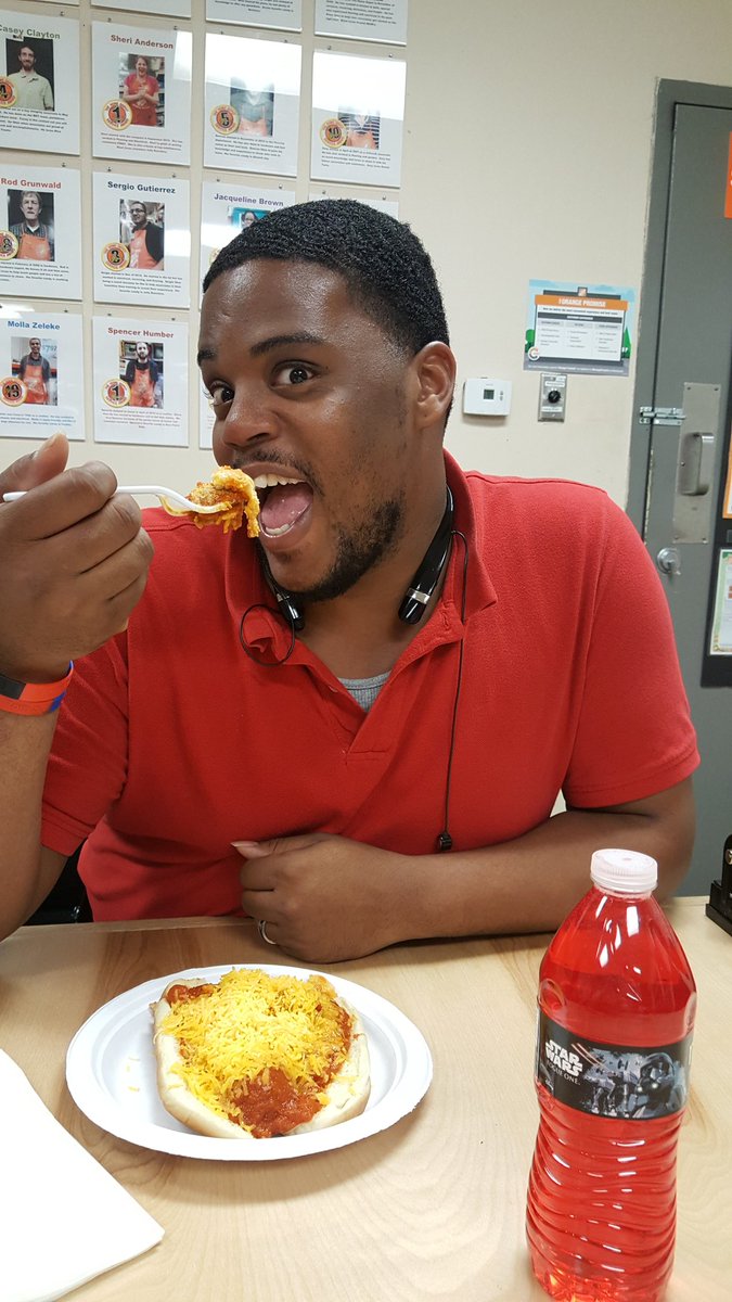 hdbutters's tweet photo. We got the best meatballs at 6503! All that and a bag of chips! #employeecommittee#youwishyouworkedhere @sedco_hd @DonutCriminal @cravens_m https://t.co/TWmcRoWxr5