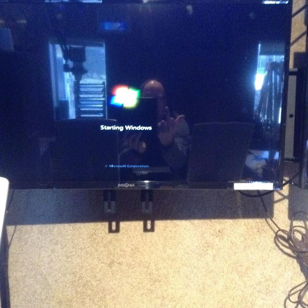 95WIILROCK's tweet image. Studio CPU went down. Friday 4:20 is delayed. #fstu ift.tt/2n8CG7j